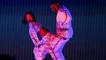 Rihanna a Drake na Brit Awards.