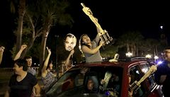 Fanouci oslavují DiCapriovo vítzství v oscarovém klání. Hollywood, Monterrey.