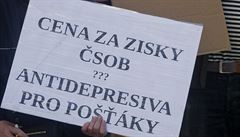 Cena za zisky SOB? Antidepresiva pro poáky, stálo na jednom z transparent.