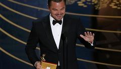 Svého prvního Oscara nakonec skuten - na pátý pokus získal 41letý Leonardo...