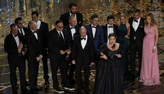 Producentka Nicole Rocklin pijímá Oscara za Spotlight.