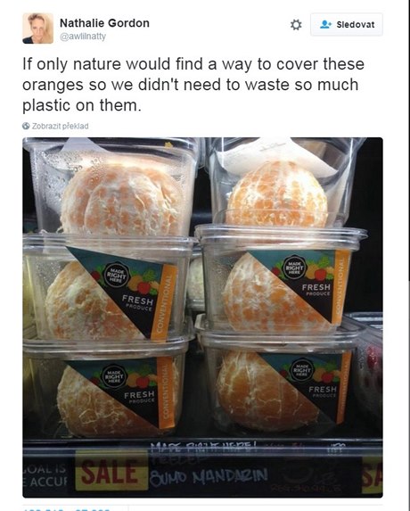 Oloupané pomeranče v plastu