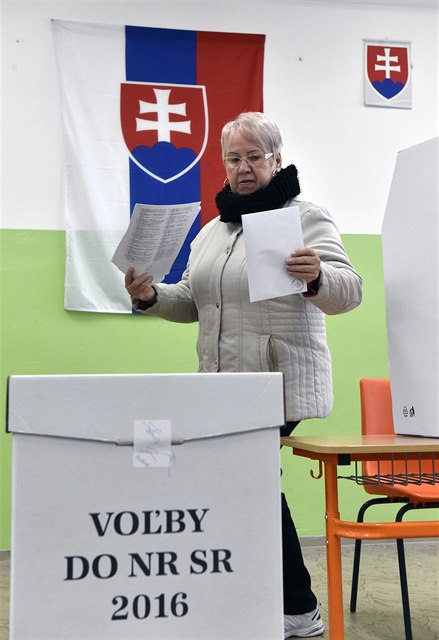 Volební místnost v Trnav.