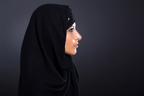 Muslimka s hidžhábem - ilustrační