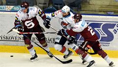 Slavící branká� Liberce Ján La�ák.