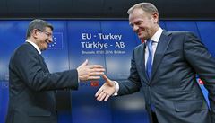 Tusk: Turecko bude brt zpt uprchlky. Kon dny nezen migrace