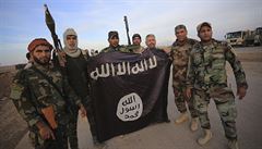 Šíitští milicionáři oslavují úspěch v boji s islámskými radikály, na snímku... | na serveru Lidovky.cz | aktuální zprávy