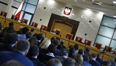 Zasedání ústavního soudu ve Varav.
