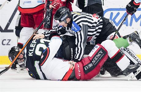 tvrtfinle play off hokejov extraligy - 2. zpas: Mountfield Hradec Krlov -...