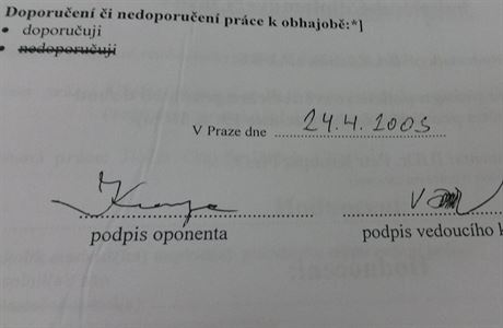 Sporn podpis oponenta Petra Kroupy na posudku k diplomov prci Zdeka Laubeho.