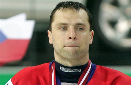 David Vborn, kapitn esk hokejov reprezentace se stbrnou medail na...
