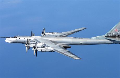 Ruský strategický bombardér Tu-95MS (ilustraní snímek).