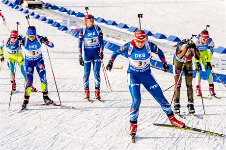 Gabriela Soukalová po pedávce Lucii Charvátové.