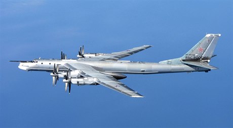 Ruský strategický bombardér Tu-95MS (ilustraní snímek).