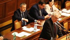 Zeman promluvil k poslancm. Dle oekvn podpoil zkon o celosttnm referendu