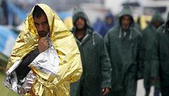 V Itlii zatkli 16 paerk lid. Do Evropy dopravili pes 200 migrant