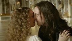 BBC vysílá příběh Ludvíka XIV. plný nahoty a sexu. Konzervativci médium kritizují