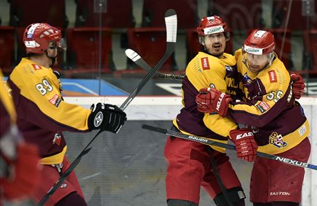 Utkn 1. kola bare o hokejovou extraligu HC Energie Karlovy Vary - HC Dukla...