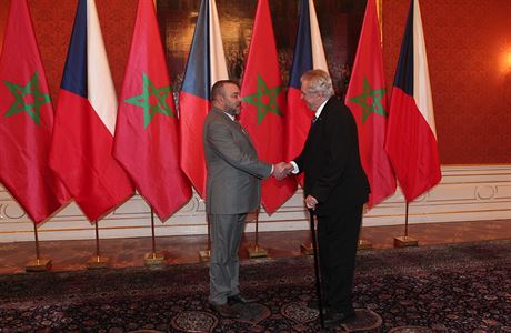 Prezident Milo Zeman se v pondl na Praskm hrad setkal s marockm krlem...