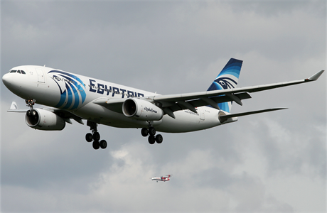 Letadlo Airbus A330-200 spolenosti EgyptAir - ilustraní fotografie