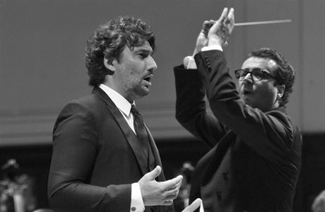 Nmecký tenorista Jonas Kaufmann a dirigent Jochen Rieder