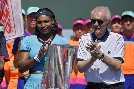 Serena Williamsová a Raymond Moore.