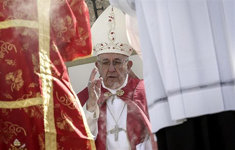 Papež František zahájil předvelikonoční svatý týden.