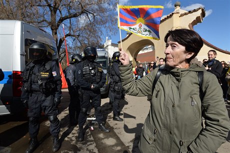 Protestní akce proti nekritickému sbližování ČR a Číny se konala 29. března na...