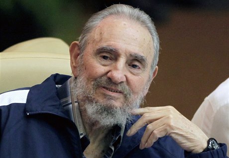 Fidel Castro se objevil po měsíci na veřejnosti