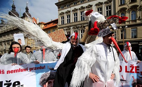 Akci naplánovali na dobu konání mimoádné schze Poslanecké snmovny eské...