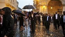 Americký prezident Obama s rodinou během návštěvy historického centra Havany