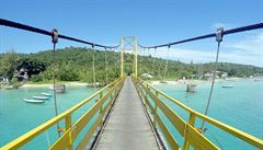 lutý most spojující ostrovy Nusa Lembongan a Nusa Ceningan