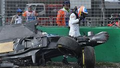 Dramatick formule 1: Alonso zdemoloval vz, Velk cena byla restartovna