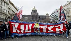 Fanouci SK Slavie procházejí Prahou