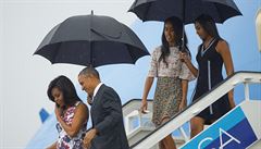 Americký prezident Barack Obama se svojí manelkou Michelle Obama a dcerami...