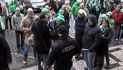 Vkiky a nadvky. Fanouci praskch Bohemians ped magistrtem kieli na policisty