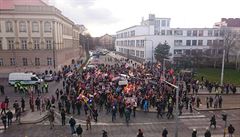 Pohled na pochod proti ínské lidskoprávní politice z Kuerova paláce na...