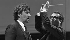Německý tenorista Jonas Kaufmann a dirigent Jochen Rieder