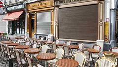 Bruselské kavárny nezvykle zejí prázdnotou.