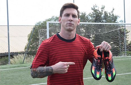 Kdyby vdl, co zpsobí darovanými kopakami, nechá si je Lionel Messi radi pro sebe.