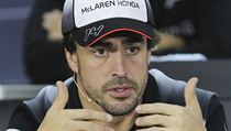 Pilot McLarenu Fernando Alonso sice do Bahrajnu dorazil, závodit zde ale nebude.