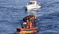 Itlie ve stedu zachrnila pes 1360 migrant z lod. Za ti dny jich bylo 3700