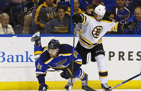 Boston Bruins porazili St. Louis Blues.