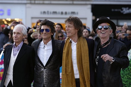 Na vernisá si Mick Jagger, Keith Richards, Ronnie Wood a Charlie Watts, jim...