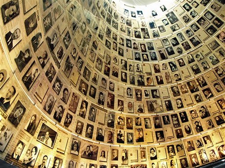 Hala se jmény obtí holocaustu v idovském památníku Jad Vaem