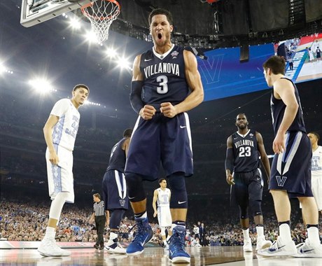 Basketbalisté Villanovy se radují z druhého triumfu v NCAA v historii.