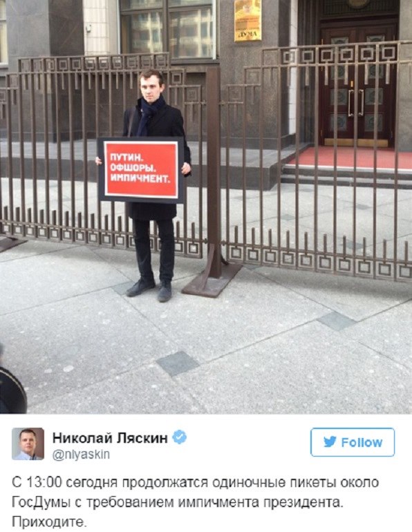 �Putin. Offshore. Impeachment.� Proti demonstrant�m v Moskv� zakro�ila policie.