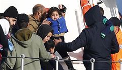 Řecko vypravilo loď se 45 migranty. Turecko bude Pákistánce vracet do vlasti