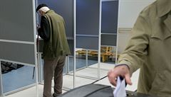 Nizozemské referendum o pidruení Ukrajiny k EU provází nízká úast.