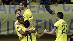 Hrái Villarrealu oslavuju gól proti Spart.